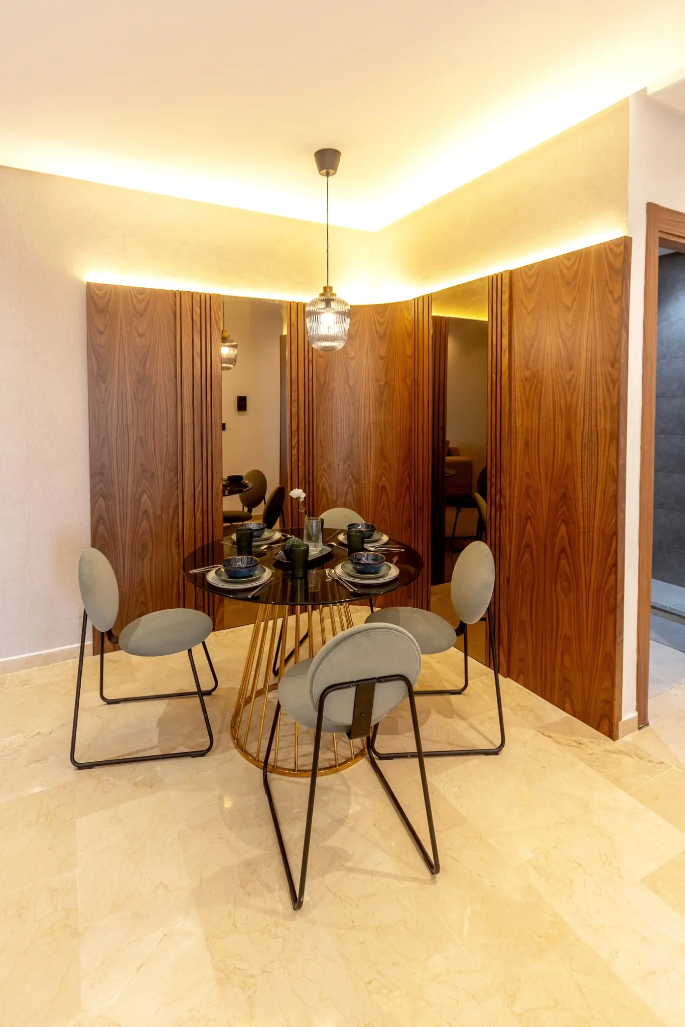 Palms Avenue Bouskoura vous propose des appartements de 2 à 3 chambres+ Salon ainsi que de fabuleux Rez de Jardins pour profiter d’appartements avec jardins privatifs au style contemporain et en parfait accord avec la nature.