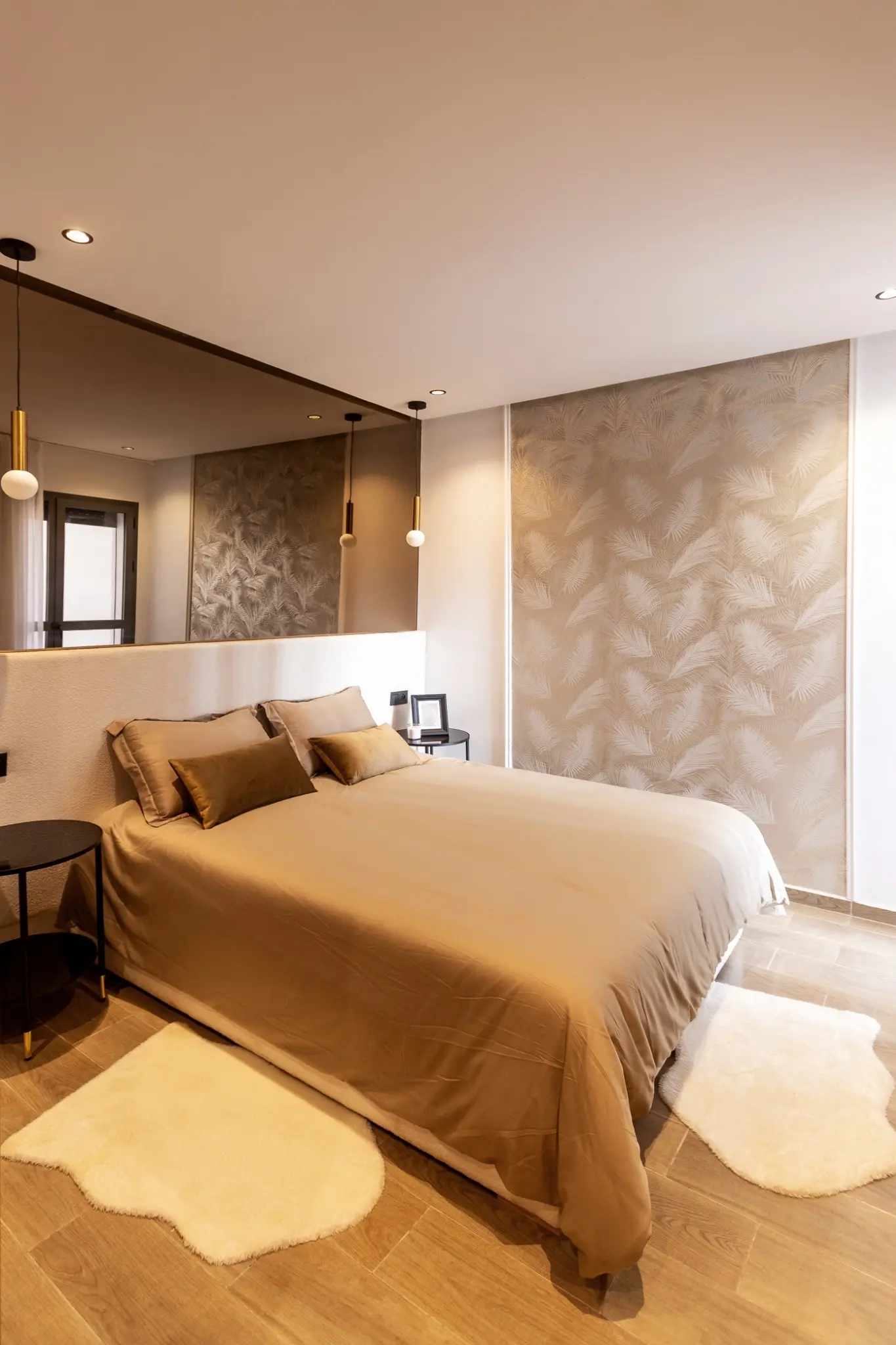 Palms Avenue Bouskoura vous propose des appartements de 2 à 3 chambres+ Salon ainsi que de fabuleux Rez de Jardins pour profiter d’appartements avec jardins privatifs au style contemporain et en parfait accord avec la nature.